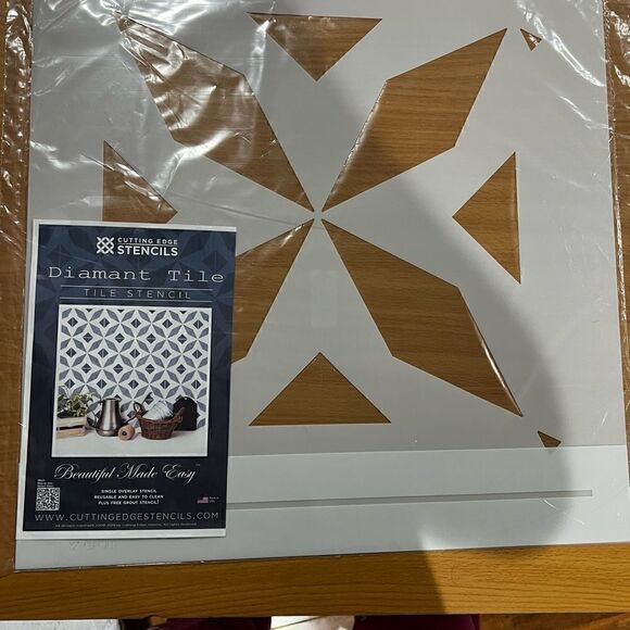 Diamant Tile Stencil large tacky spray and brush - Picture 5 of 9